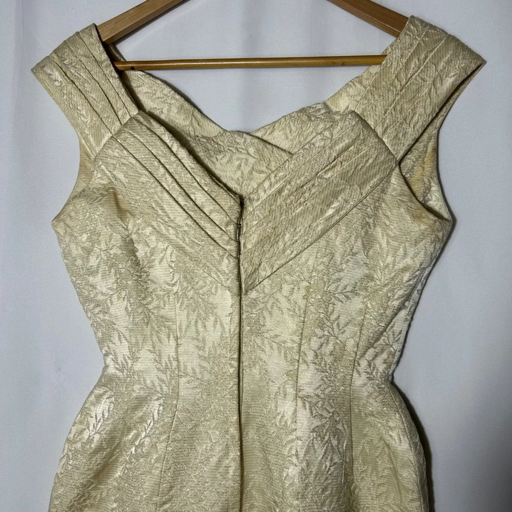 Suzy Perette Dress 6 Vintage Gold Metallic Brocade 1950s Wiggle Cocktail